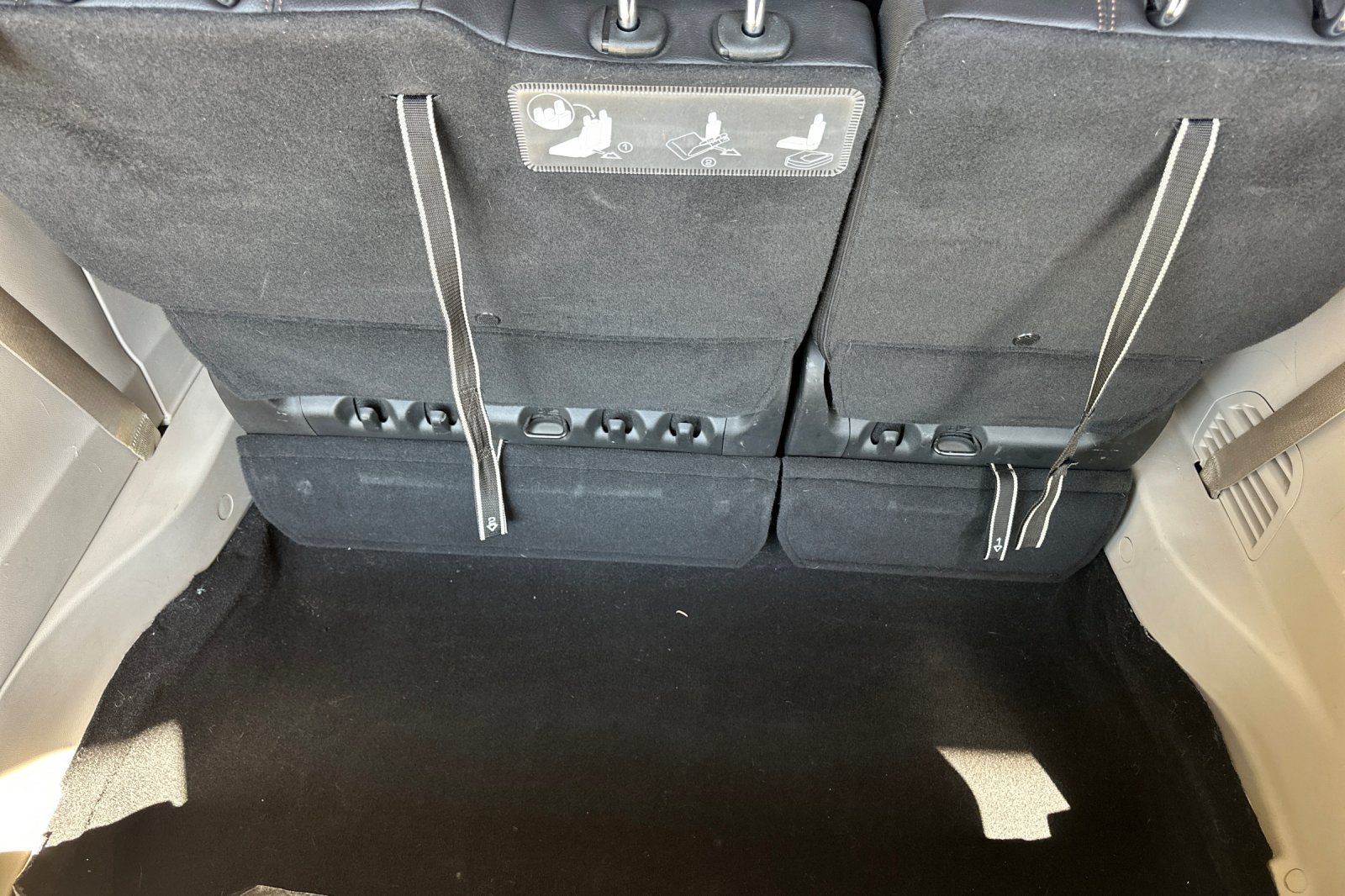Used 2019 Black Chrysler Touring L image 16