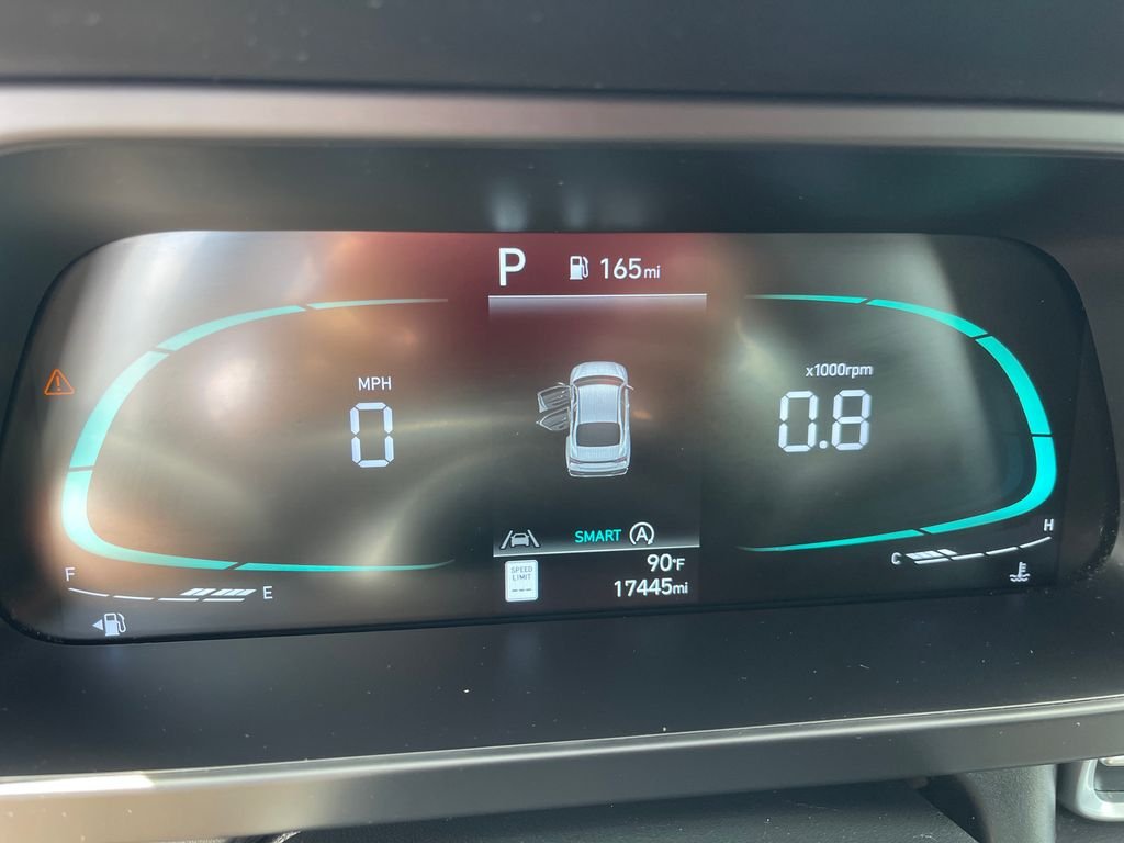 Used 2025 White Hyundai SE image 18