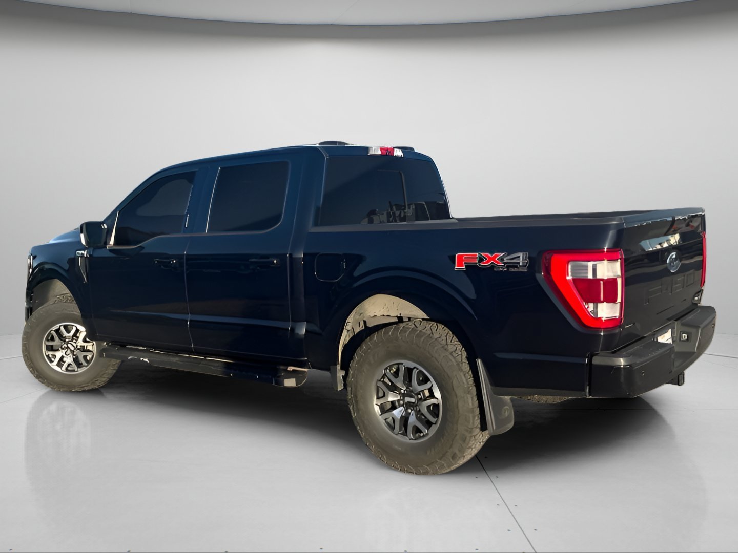 Used 2021 Agate Black Metallic Ford Lariat image 11