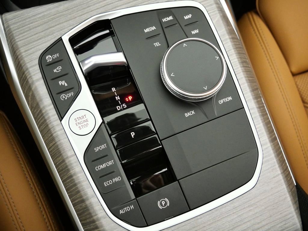Used 2026 Skyscraper Grey Metallic BMW 330i xDrive image 48