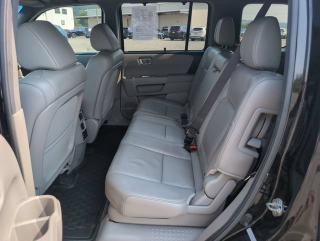 Used 2012 Crystal Black Pearl Honda Touring image 16