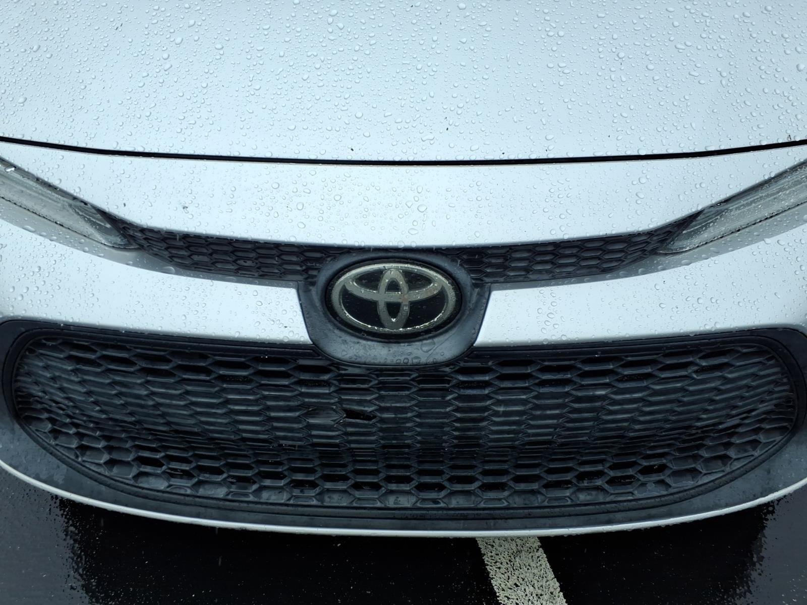 Used 2020 Classic Silver Metallic Toyota L image 12