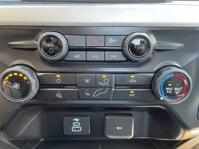 New 2026 Oxford White Ford F-250® XL image 28