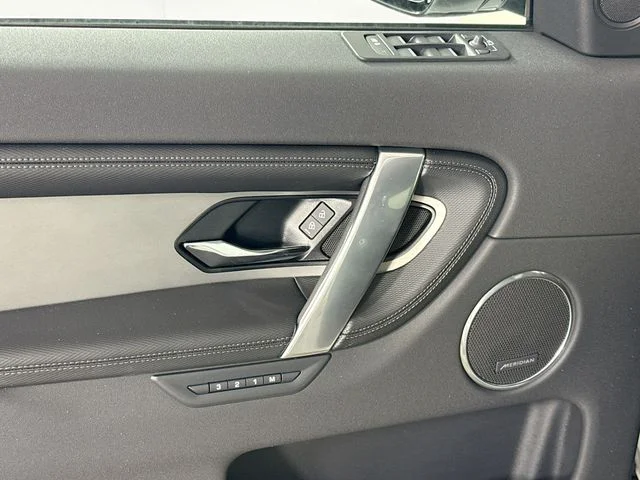 New 2026 White Land Rover Landmark image 19