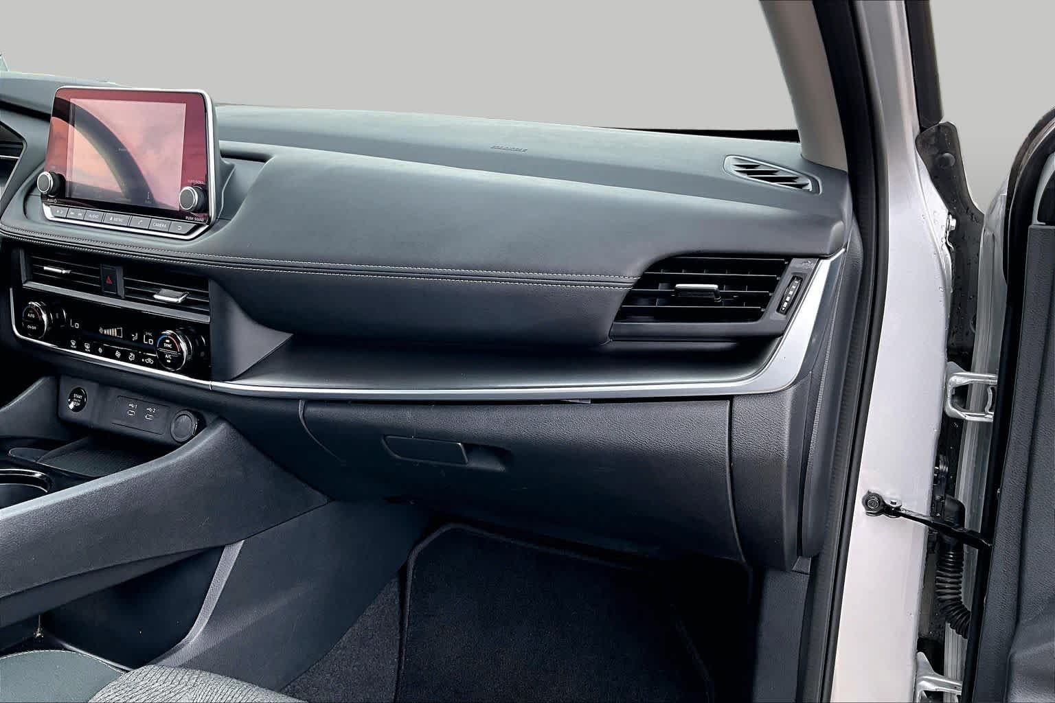 Used 2025 Brilliant Silver Metallic Nissan SV image 19