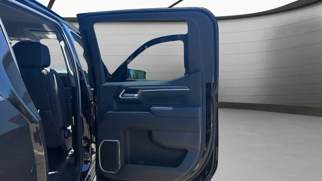 New 2026 Onyx Black GMC Elevation image 13