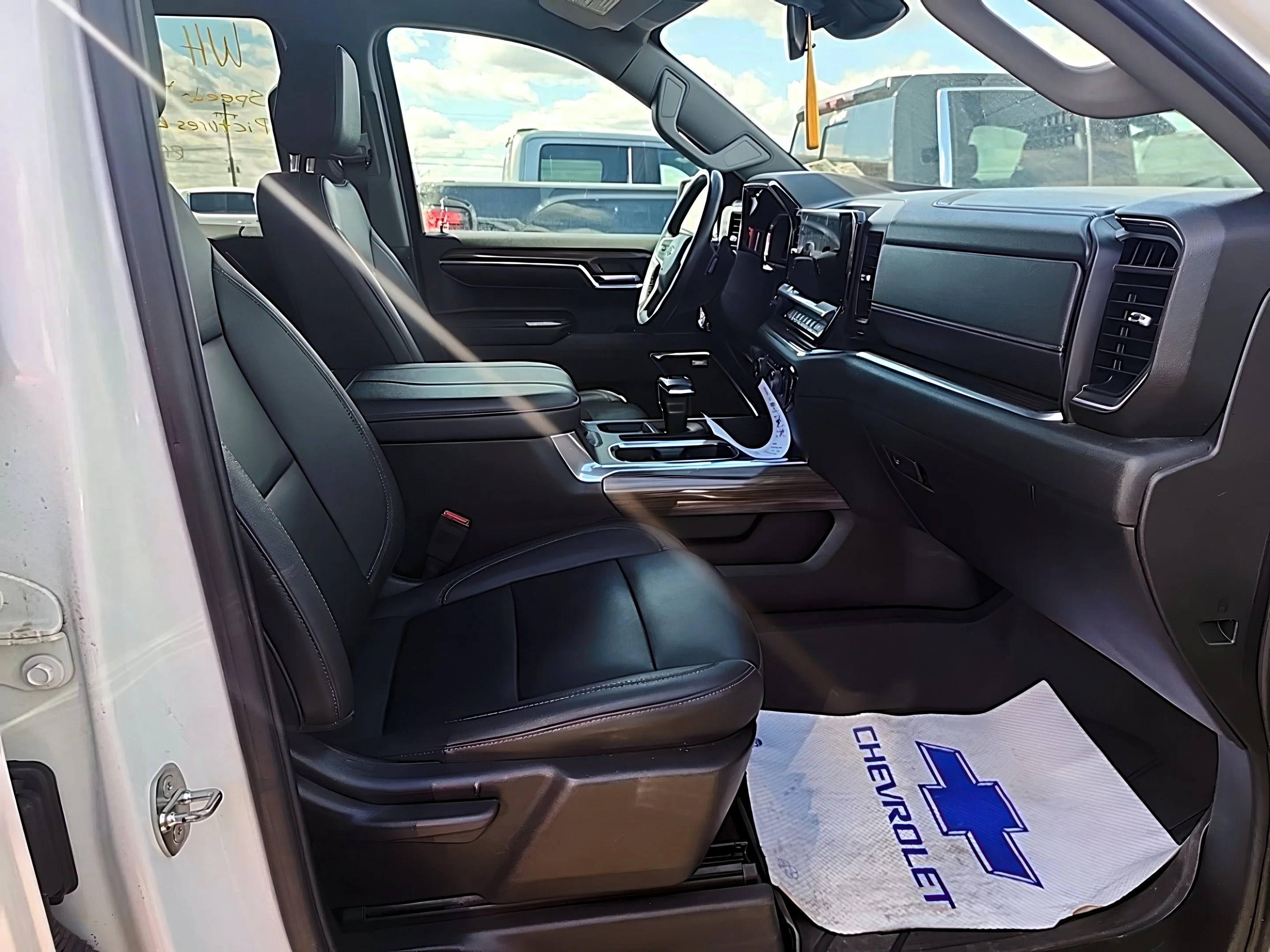 2024 Chevrolet Silverado 1500 RST - Photo 11