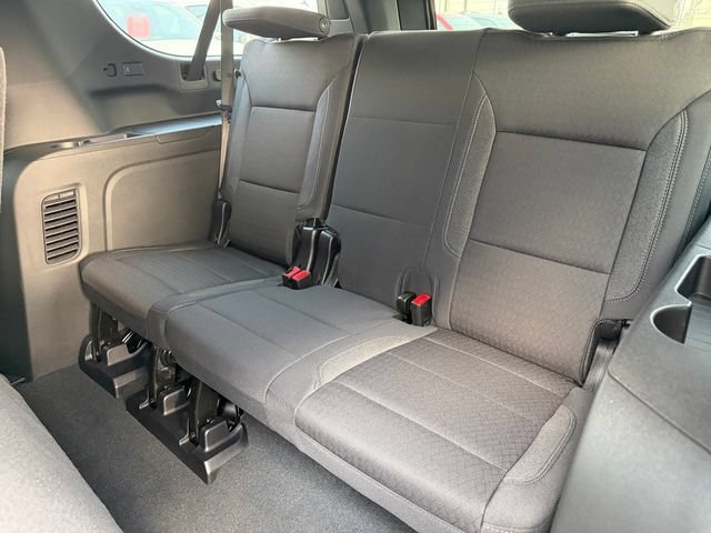 2026 Chevrolet Suburban LS - Photo 11