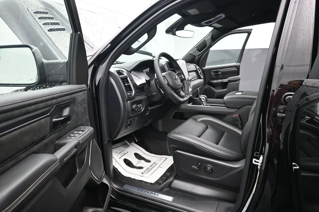 New 2026 Diamond Black Crystal Pearl-Coat Exterior Paint RAM RHO image 16