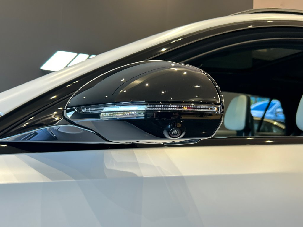 New 2027 MANUFAKTUR Moonlight White Magno Mercedes-Benz AMG® E 53 Hybrid Wagon image 29