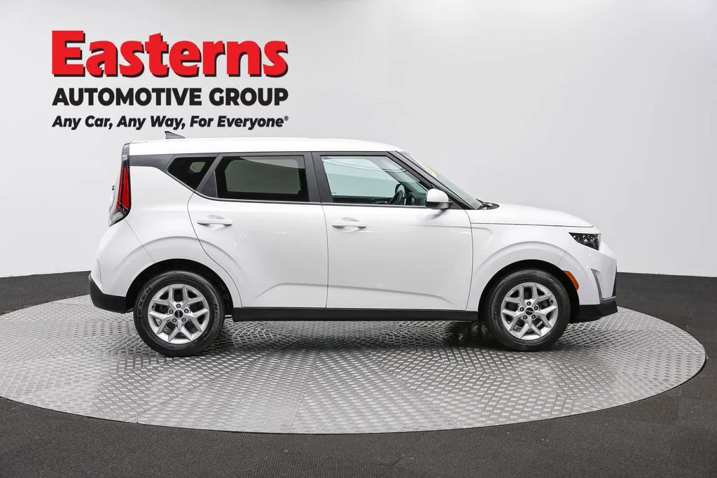 Used 2023 White Kia LX image 4