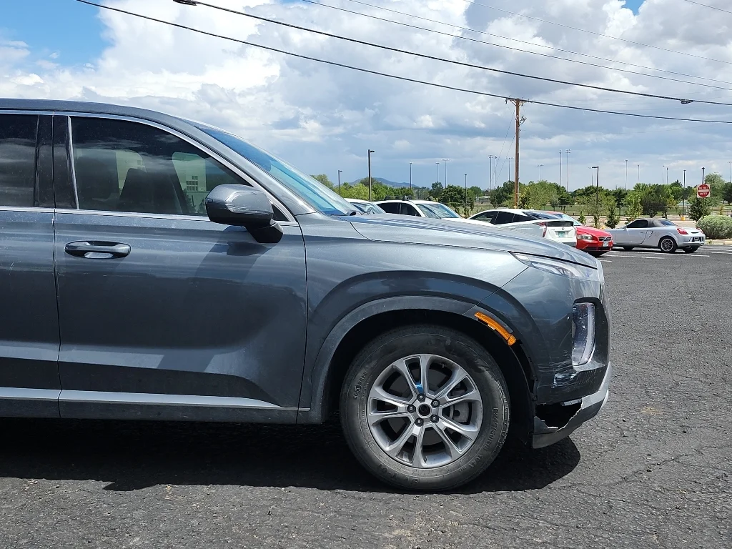 Used 2022 Steel Graphite Hyundai SE image 4