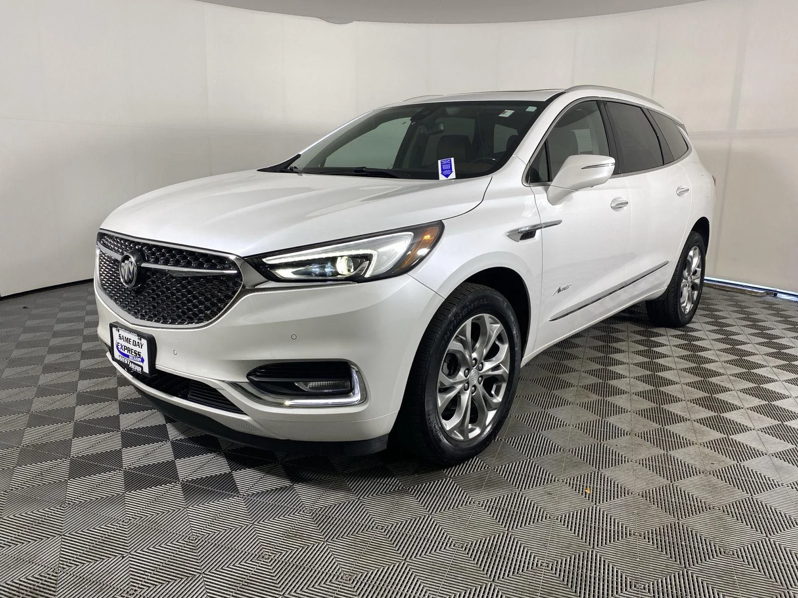 Used 2020 White Frost Tricoat Buick Avenir image 3