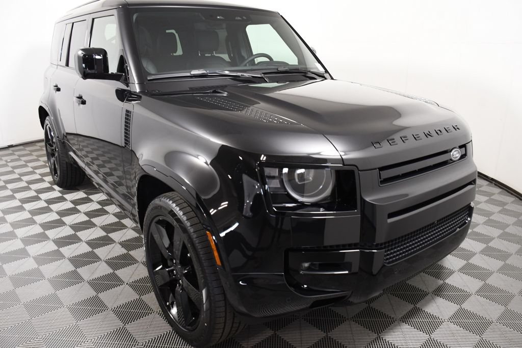 New 2026 Santorini Blk Land Rover X-Dynamic SE image 9