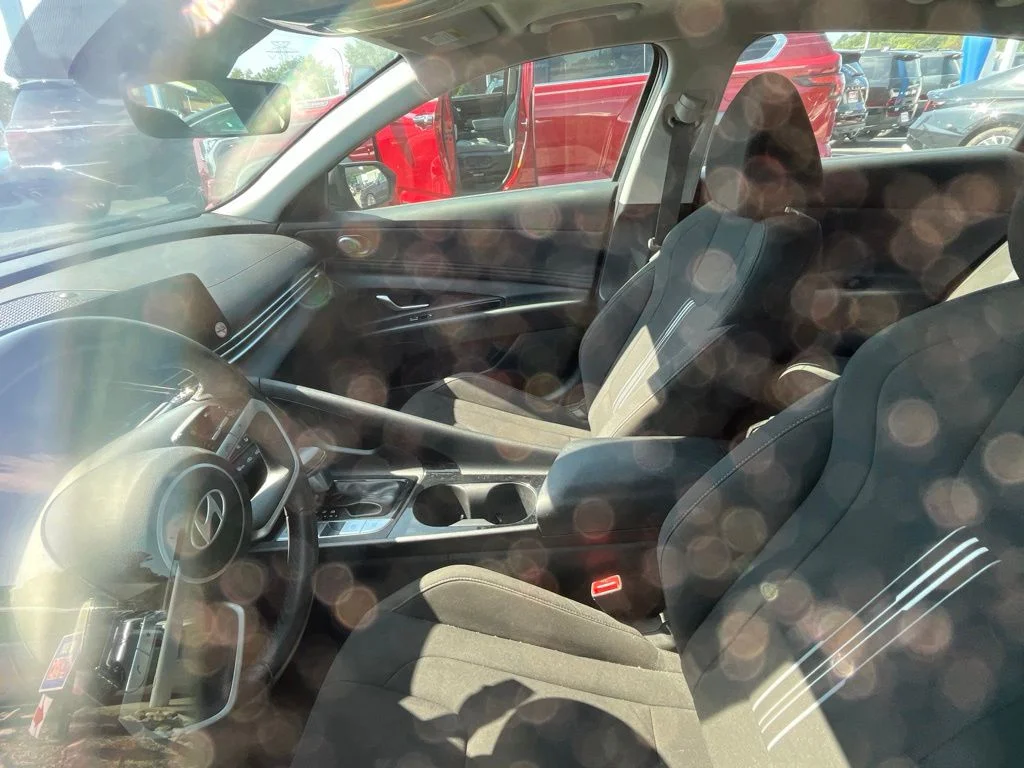 Used 2025 Gray Hyundai SEL Convenience image 32