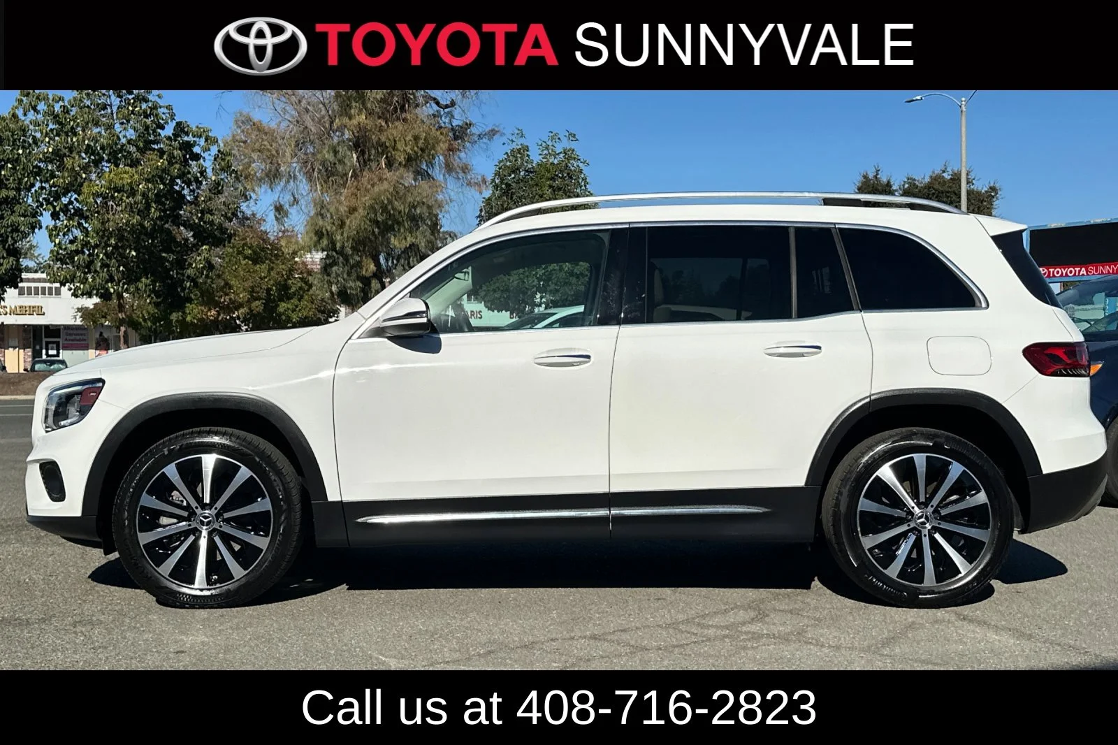 Used 2021 White Mercedes-Benz GLB 250 image 3