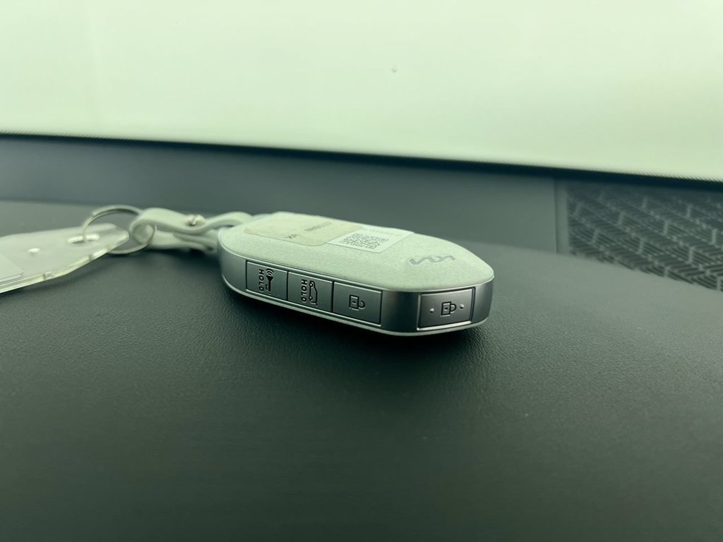 New 2026 White Kia Light image 36