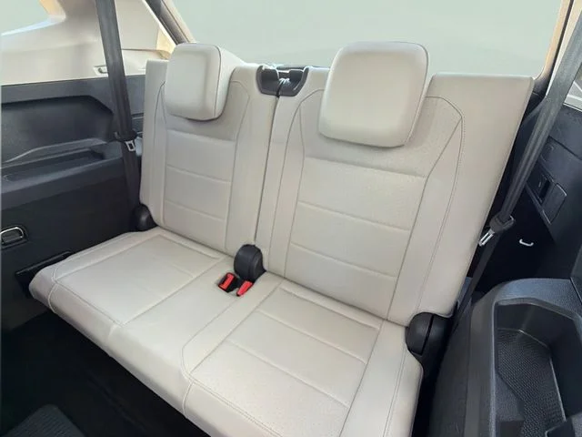 Certified Used 2021 White Volkswagen 2.0T SE image 18