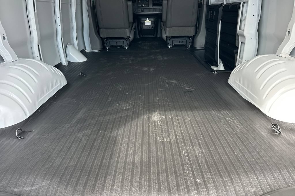 2026 Chevrolet Express Cargo Work Van - Photo 14