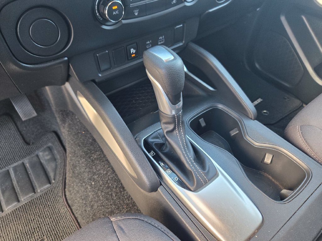 Used 2025 White Nissan SV image 13