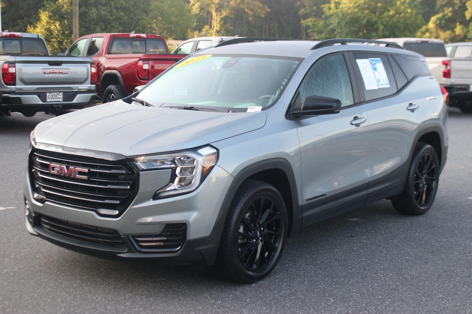 Used 2023 Sterling Metallic GMC SLE image 3