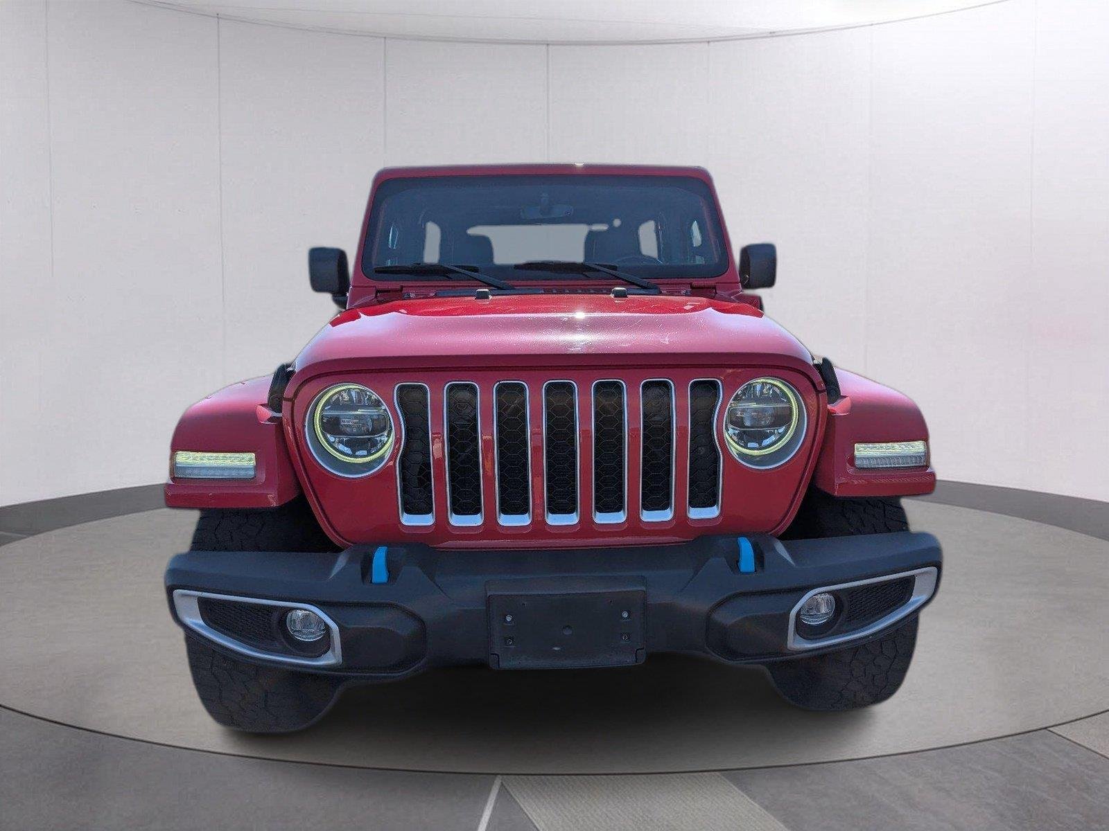 Used 2022 Firecracker Red Clearcoat Jeep Unlimited Sahara image 10