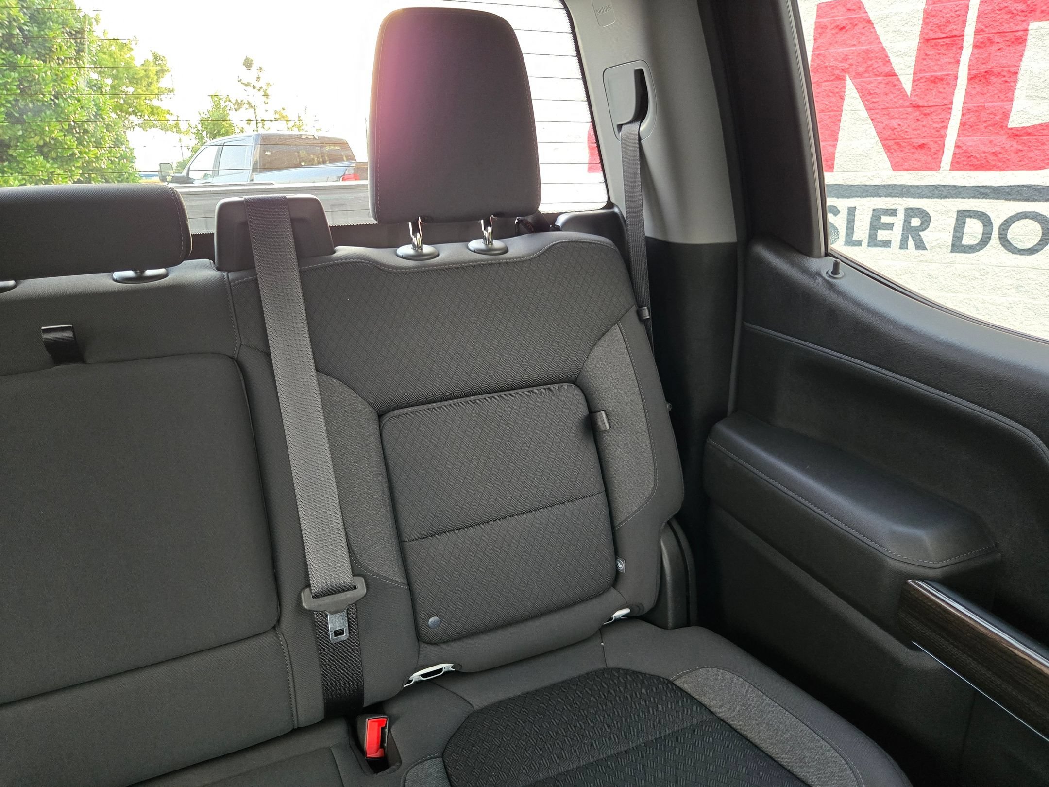 Used 2022 Iridescent Pearl Tricoat Chevrolet RST image 14