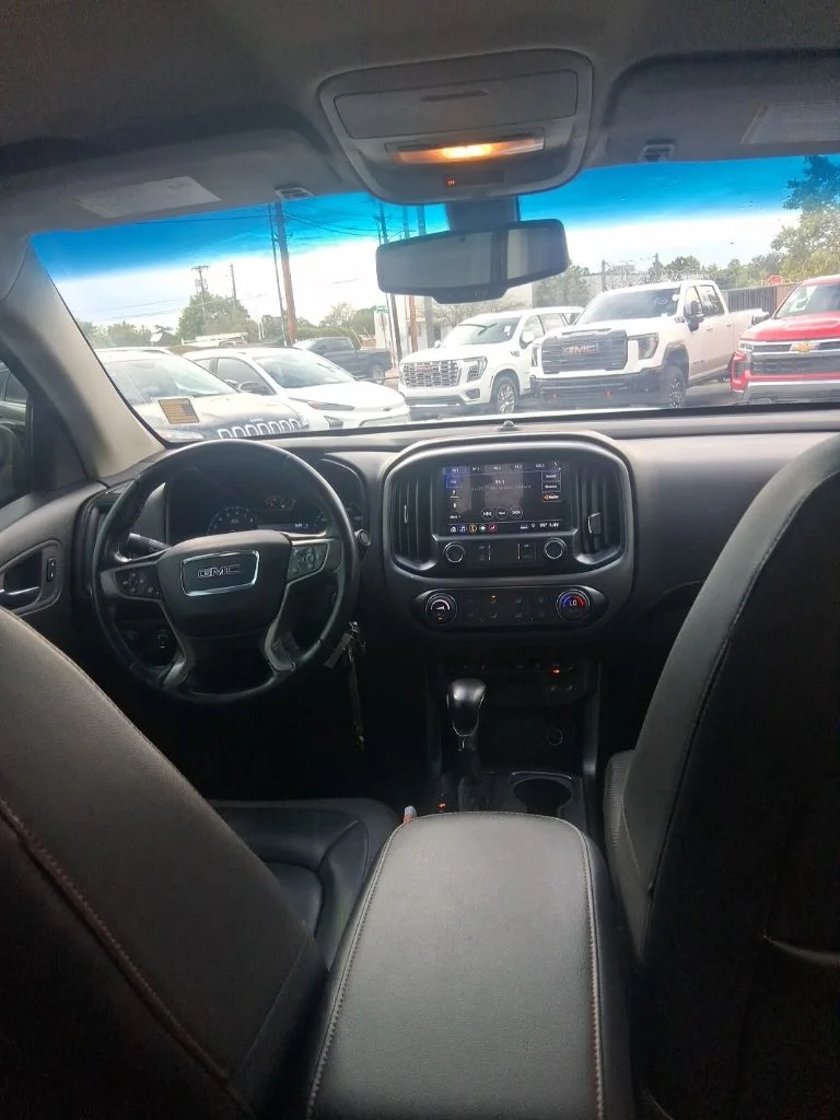 Used 2022 Black GMC AT4 w/Leather image 14