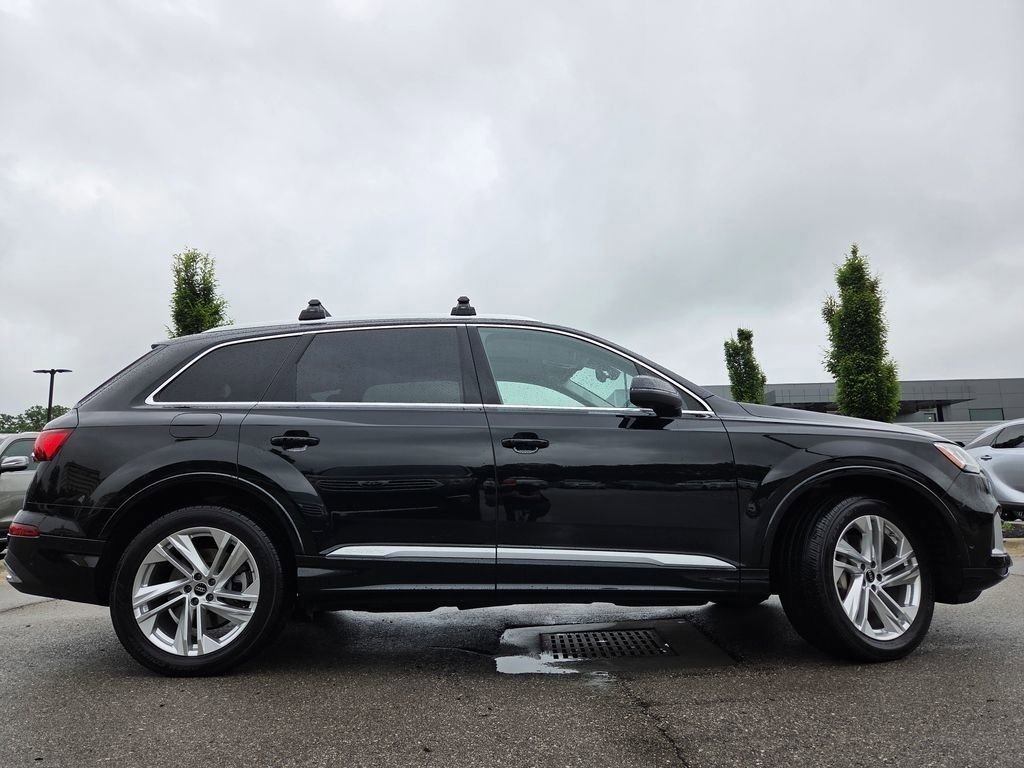Used 2023 Mythos Black Metallic Audi Premium Plus image 32