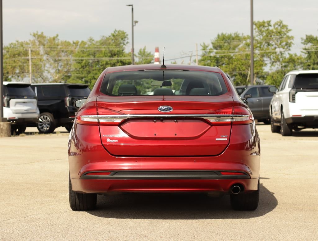 Used 2017 Red Ford SE image 6