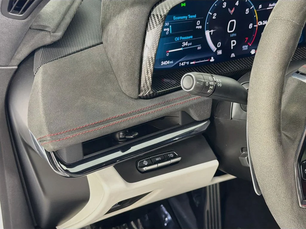 Used 2023 White Chevrolet Stingray image 10