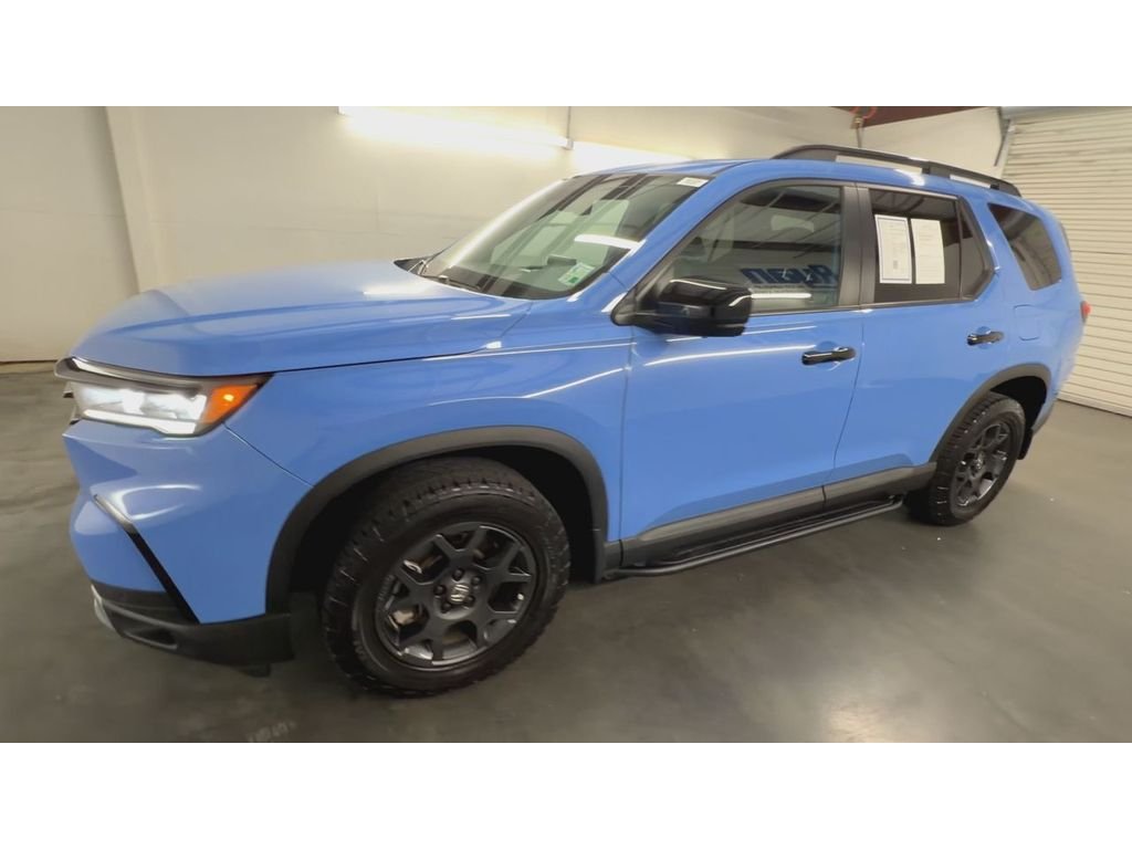 Used 2025 Diffused Sky Pearl Honda TrailSport image 4