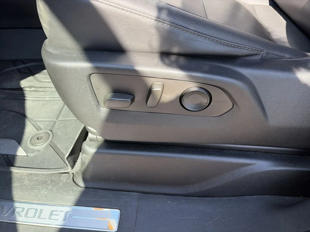 Used 2023 Gray Chevrolet LT image 13