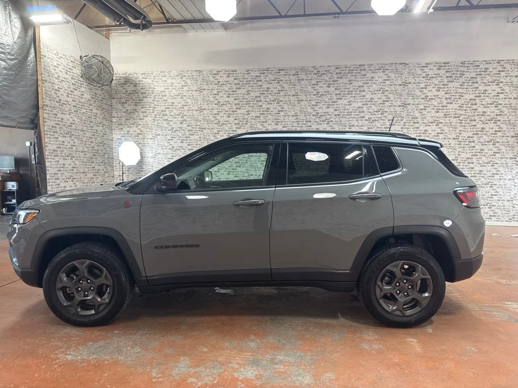 Used 2022 Gray Jeep Trailhawk image 4