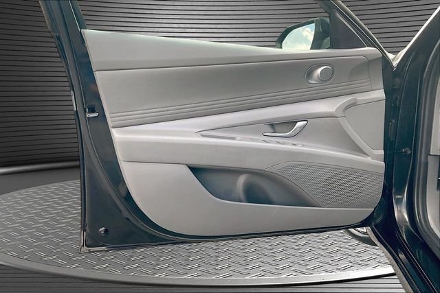 2025 Hyundai Elantra SEL - Photo 22