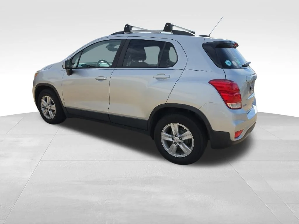 Used 2021 Silver Chevrolet LT image 10