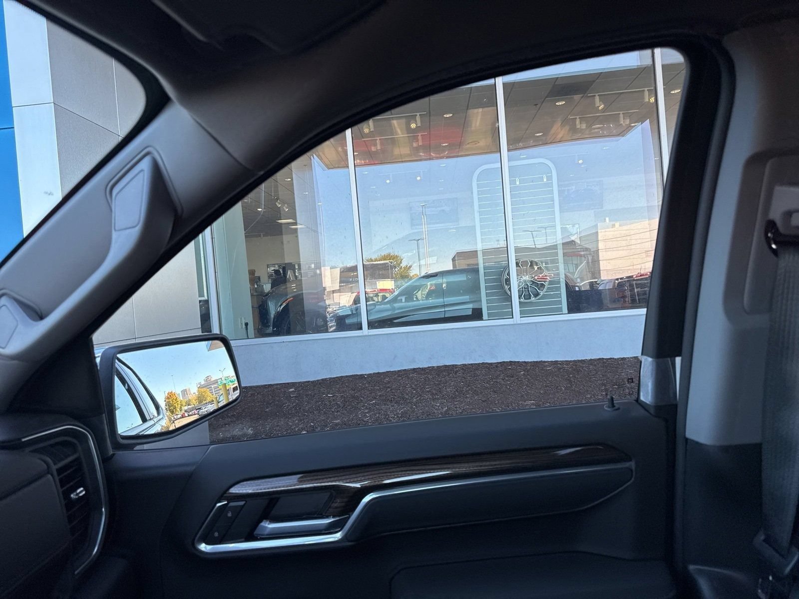 New 2026 Sterling Gray Metallic Chevrolet LT (2FL) with Convenience Package - Trailering Package - 20in Grazen Wheels image 24