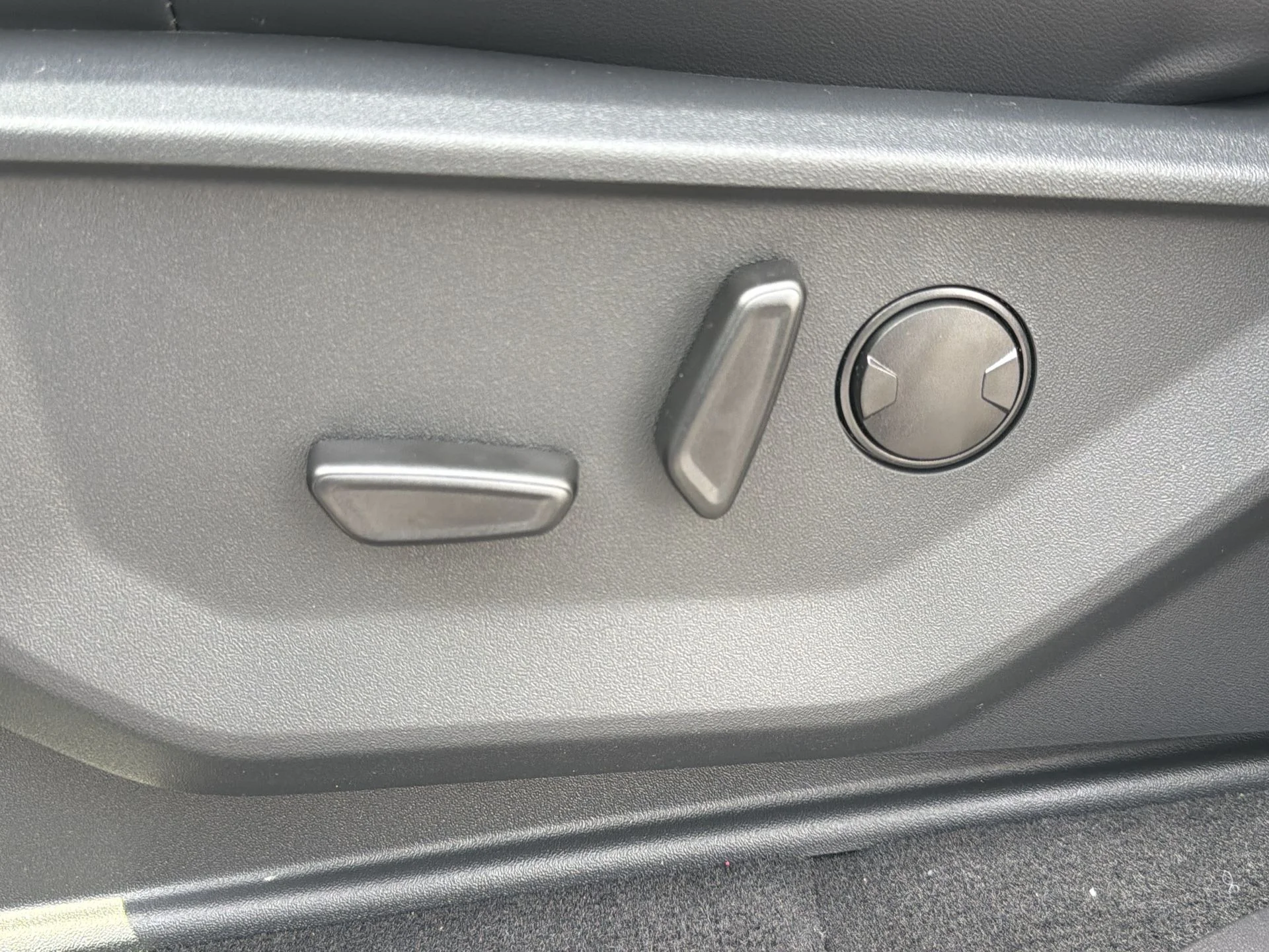New 2026 Glacier Gray Metallic Tri-Coat Ford Platinum® image 19