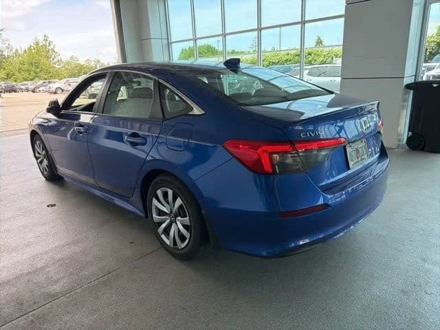Used 2022  Honda LX image 9