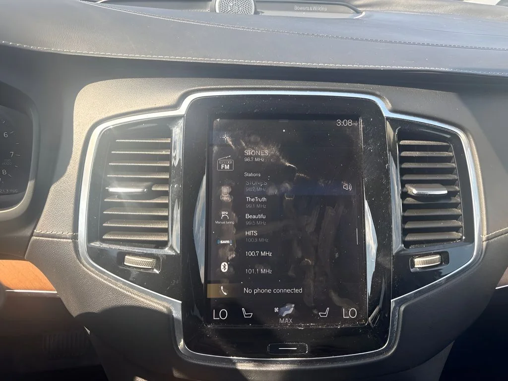 Used 2017 White Volvo T6 Inscription image 16