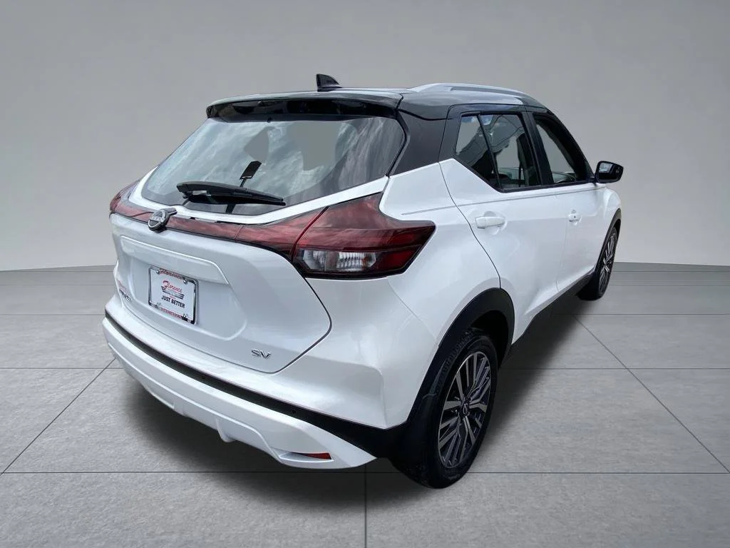 Used 2023 White Nissan SV image 15