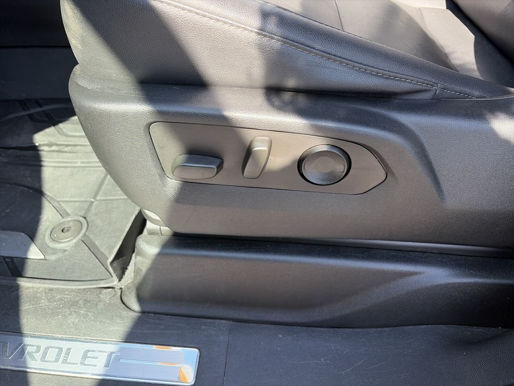 Used 2023 Gray Chevrolet LT image 13