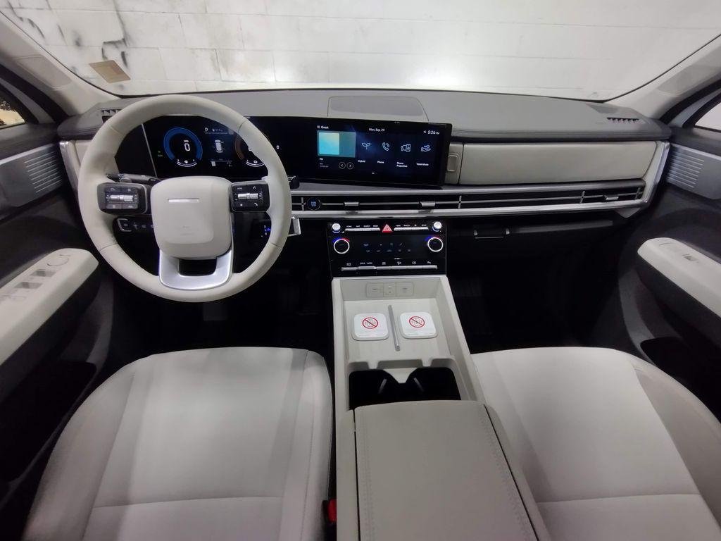 New 2026 White Hyundai SE image 38
