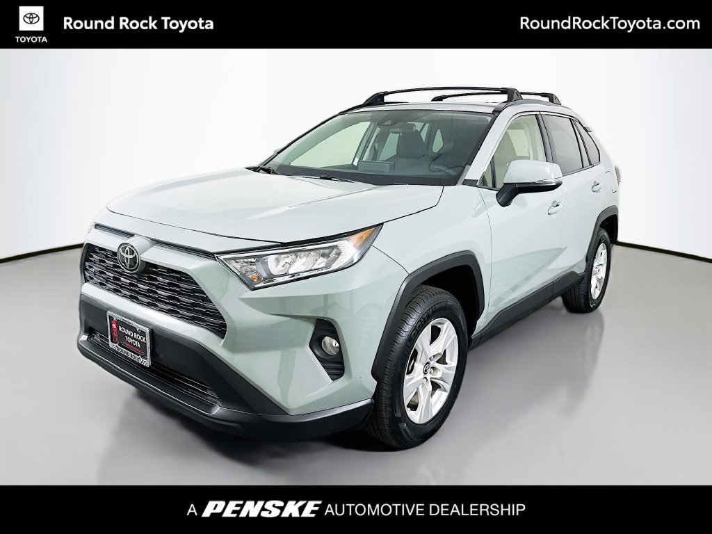 Used 2019  Toyota XLE image 1
