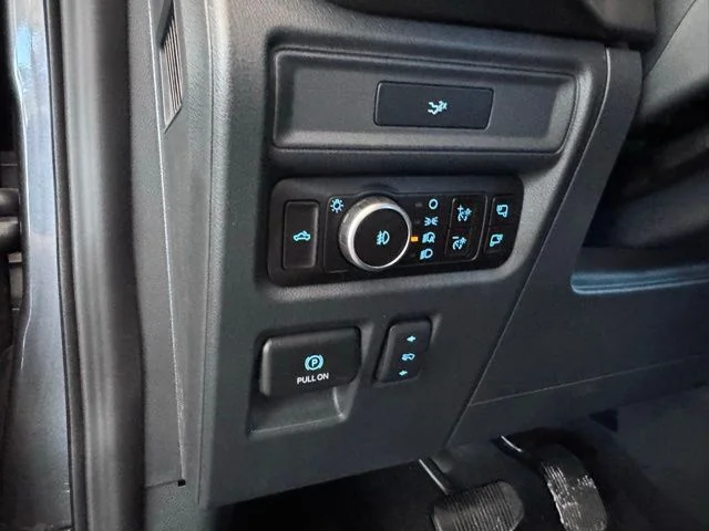New 2026 Carbonized Gray Metallic Ford Lariat image 59