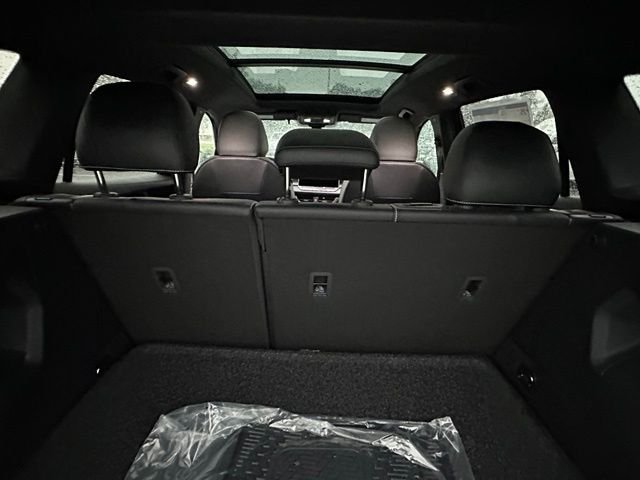 New 2026 Deep Black Pearl Volkswagen 2.0T SE R-Line Black image 16