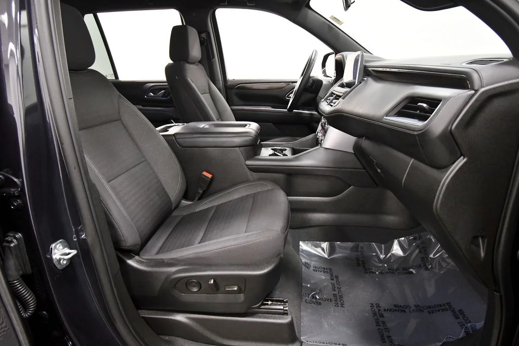Used 2023  GMC SLE image 18