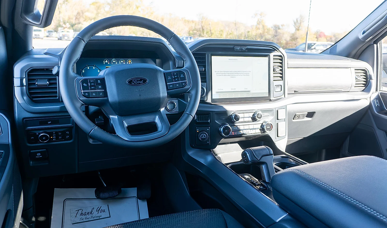 New 2026 Oxford White Ford XLT image 9