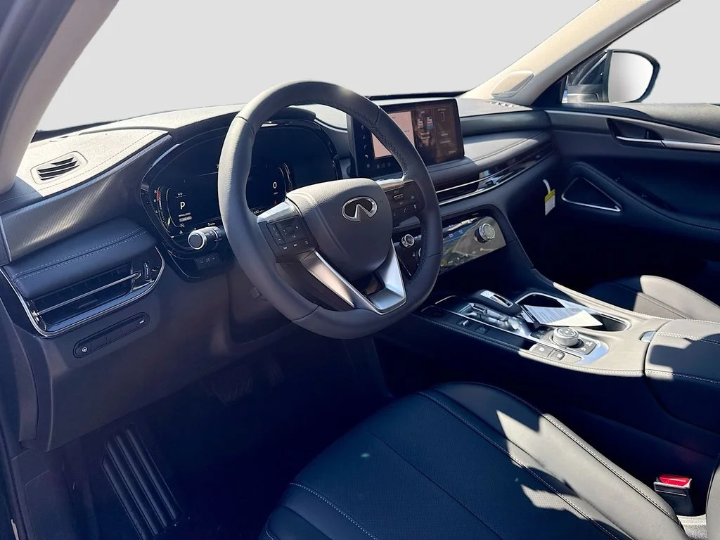 Used 2026 Black INFINITI LUXE image 10