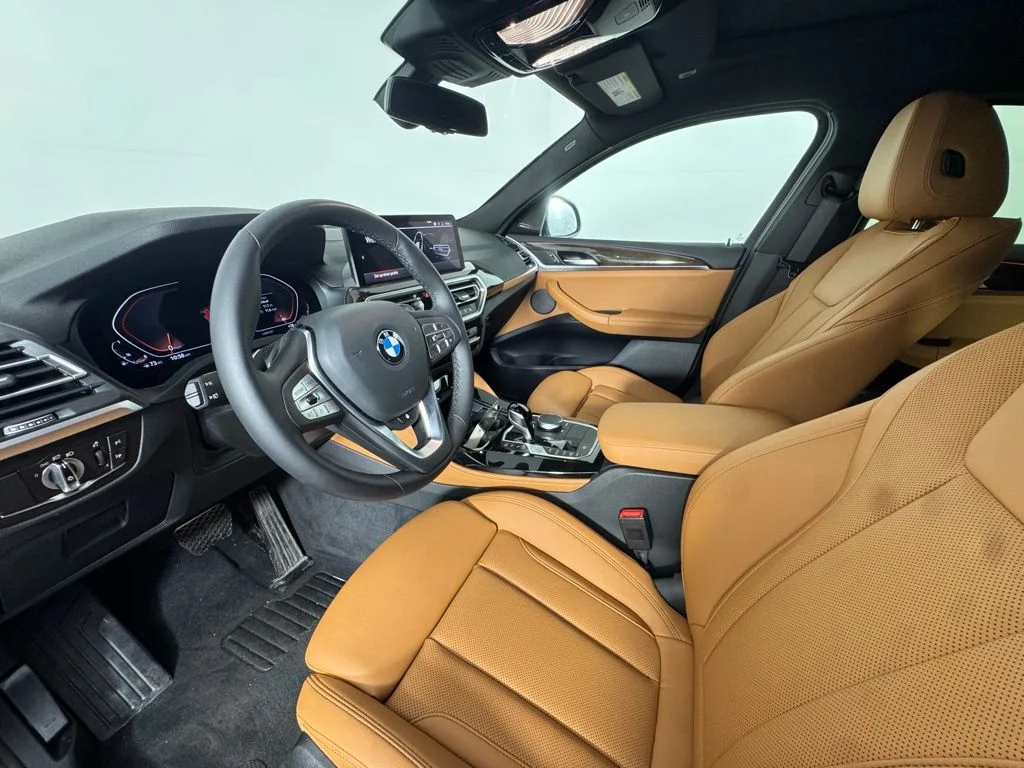 Certified Used 2025 Black Sapphire Metallic BMW xDrive30i image 15